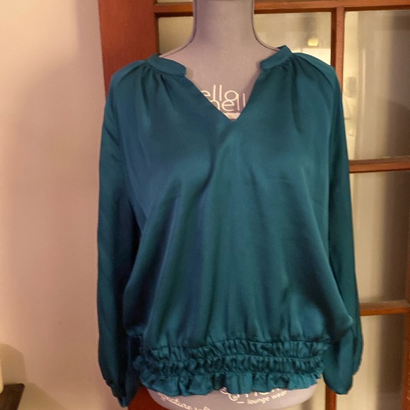 ❤️ Eclair Green Dressy Blouse size XL❤️ - Picture 2 of 7